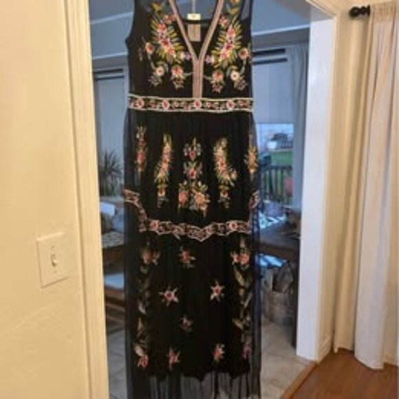 Dress - Picture 1 of 1